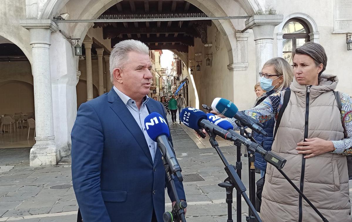 Andrej Vizjak | Okoljski minister Andrej Vizjak je ob današnjem vladnem obisku obalno-kraške regije v Kopru zatrdil, da z Bojanom Petanom ni nikoli govoril o tem in da ima čisto vest. | Foto Vitomir Petrović