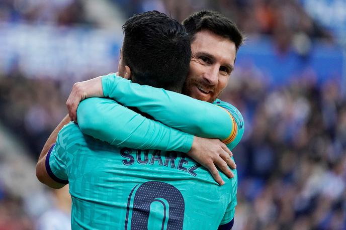 Luis Suarez | Pri Barceloni vre. V začetku dneva so vrata pokazali Luisu Suarezu, proti večeru pa je Leo Messi vodstvu po faksu sporočil, da želi oditi. | Foto Reuters