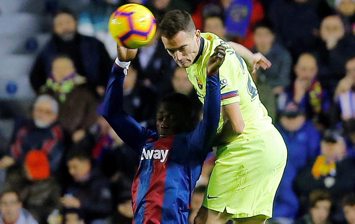 Thomas Vermaelen | Thomas Vermaelen se seli na Japonsko | Foto Reuters