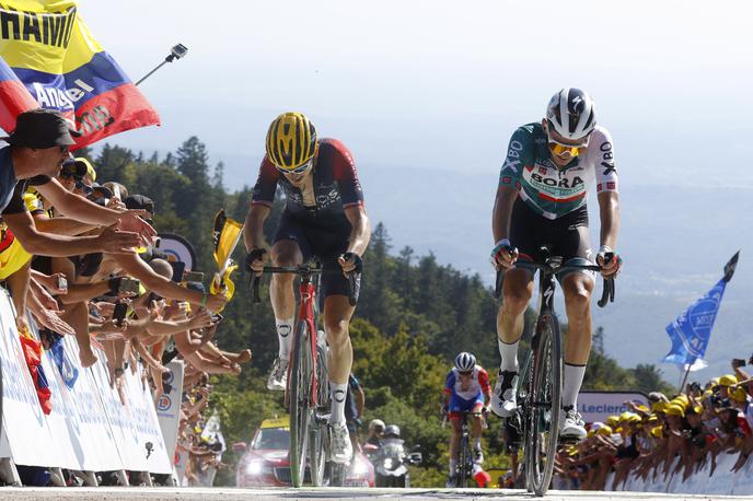 Lennard Kämna | Zaradi vztrajnega prehlada se je z Dirke po Franciji pred začetkom 16. etape poslovil Nemec Lennard Kämna. In žal ni edini. | Foto Reuters