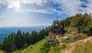 Koča na Dobrči (1478 m)