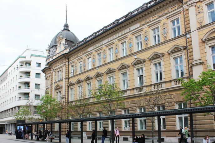 Glavna pošta | Glavno pošto so zgradili konec 19. stoletja, ko so Ljubljani še vladali Habsburžani z Dunaja. | Foto Pošta Slovenije