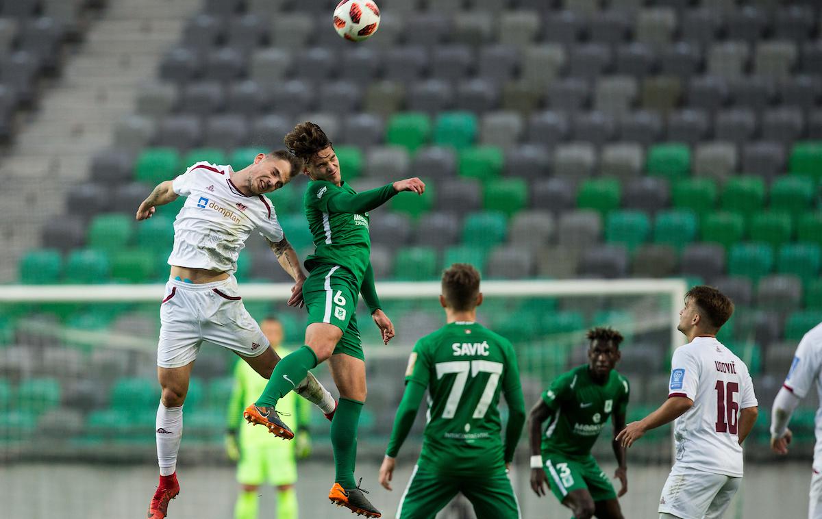 NK Olimpija NK Triglav | Vitja Valenčič nosi pri Olimpiji dres s številko 6. | Foto Vid Ponikvar