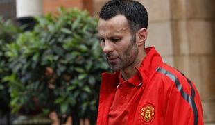 Legendarni Giggs bi igral tudi v sezoni 2012/2013