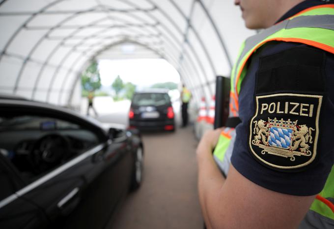 16. maja je nekatere omejitve na mejah z Avstrijo in Švico odpravila Nemčija. | Foto: Reuters