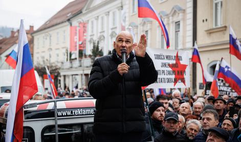 Konec sveta, kot ga poznamo: Janez Janša, človek ulice