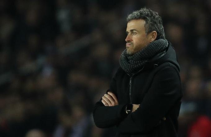 Luis Enrique je lahko le nemočno spremljal šov domačinov. | Foto: Reuters