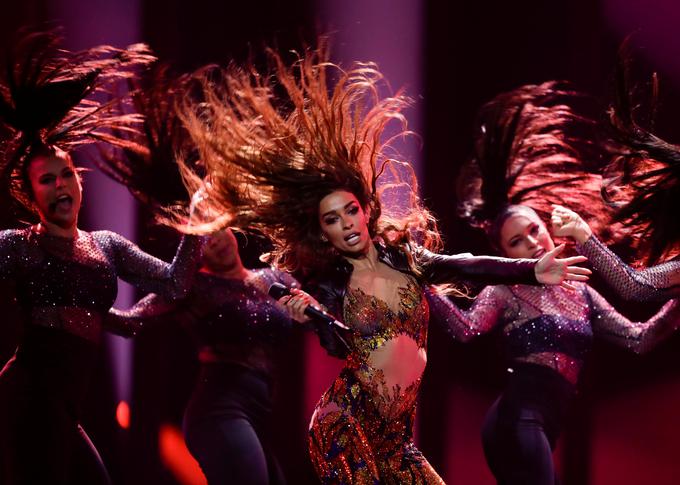 Zmaga se na stavnicah nasmiha energični Ciprčanki Eleni Foureira. | Foto: Reuters