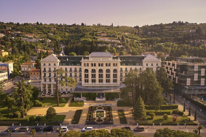 Hotel Kempinski Palace Portorož v središču Portoroža slovi po blagi mediteranski klimi in stoletni spa tradiciji. Že v začetku 20. stoletja je v Portorožu letovala smetana bogatašev z vsega sveta. | Foto: Kempinski Palace Portorož