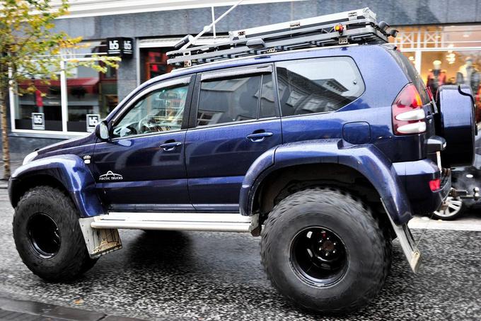 Landcruiser, predelan za vožnjo po ekstremno zahtevnih terenih. Za  | Foto: 