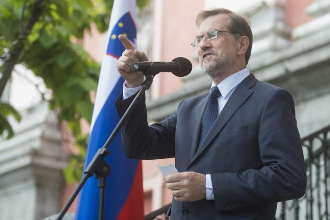 "Vseeno pa je osamosvojitev dala edinstveno, neprimerljivo podlago za skupno praznovanje. Močnejšega skupnega momenta slovenska politična zgodovina ne pozna. Zato ga prešerno in s hvaležnostjo praznujem. Gre čez vse, kar se mi je v politiki kasneje zgodilo." | Foto: Matej Leskovšek