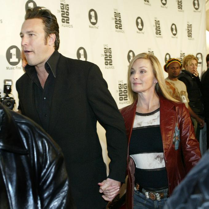 John Corbett in Bo Derek ob začetku njune zveze leta 2002 | Foto: Reuters