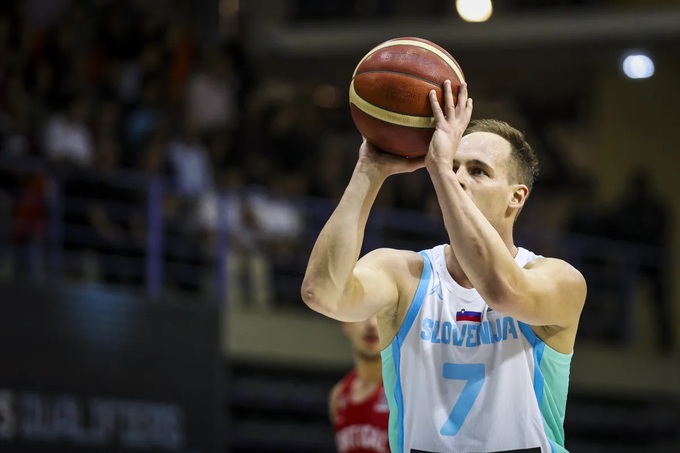 Klemen Prepelič je bil v petek z naskokom najboljši strelec razglašene Slovenije. | Foto: FIBA