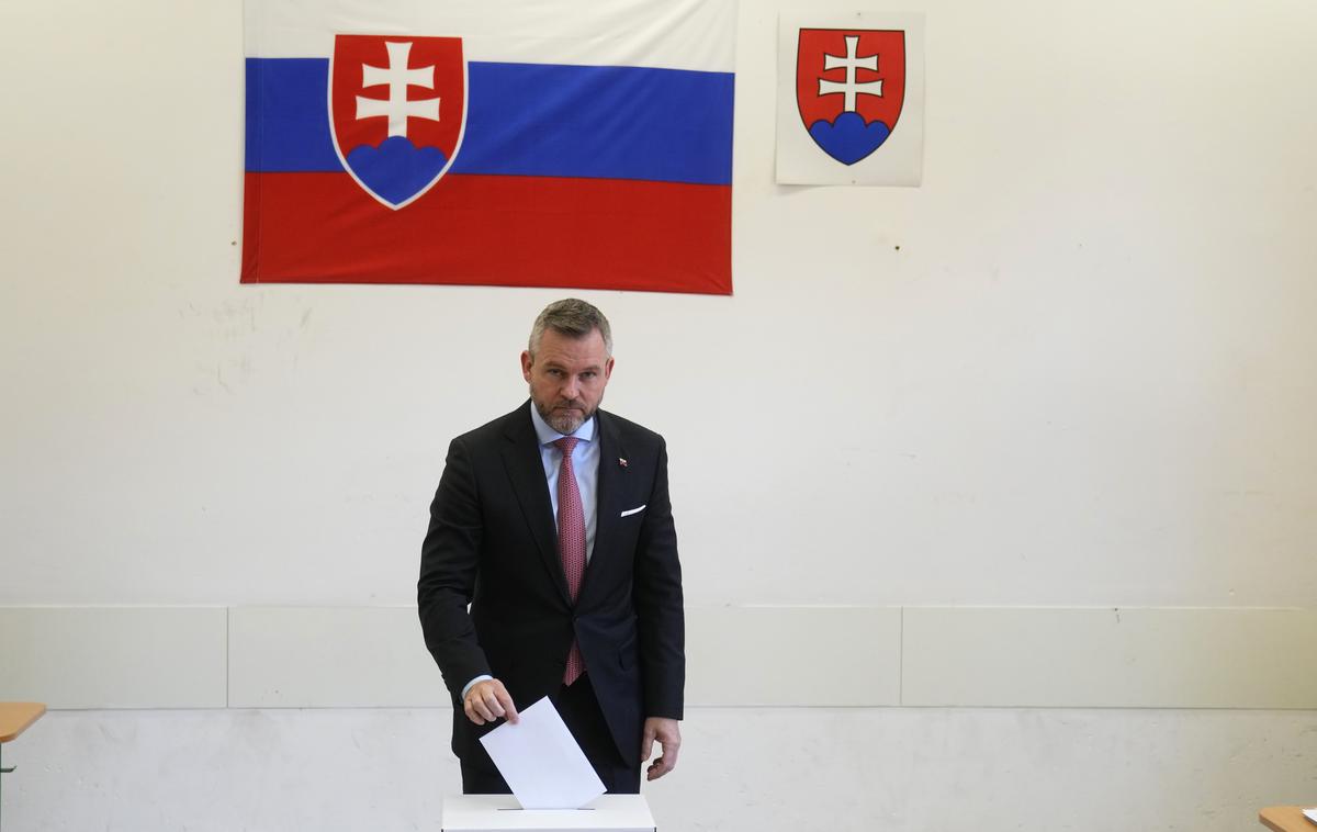 Peter Pellegrini | Čeprav je vloga predsednika države na Slovaškem večinoma protokolarna, tudi ratificira mednarodne pogodbe, imenuje najvišje sodnike in je vrhovni poveljnik oboroženih sil. Ima tudi možnost veta na zakone, ki jih je sprejel parlament. | Foto Guliverimage