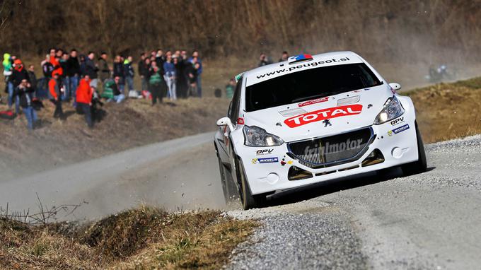 V Sloveniji nastaja peugeot 208 R5. Ker v času relija v hrvaškem Čakovcu še ni bil končan, je Rok Turk tam vozil še z najetim dirkalnikom. | Foto: WRC Croatia