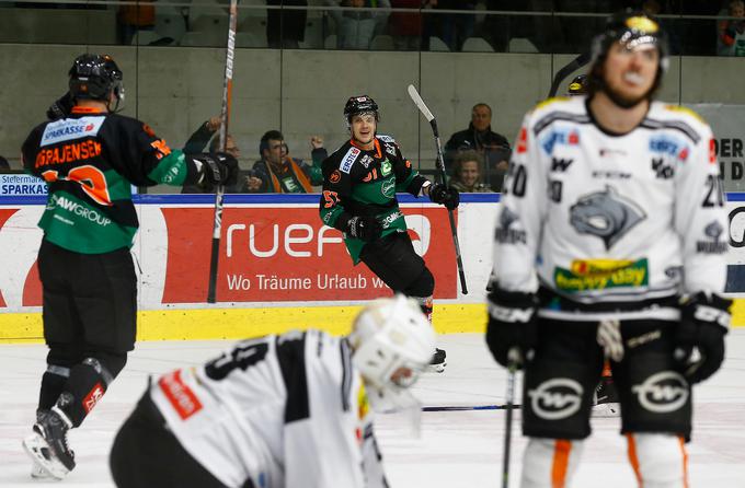 Gradec Kena Ograjenška je v gosteh vodil že s 4:1, nato zapravil prednost, po podaljšku pa le zmagal s 6:5. | Foto: Sportida