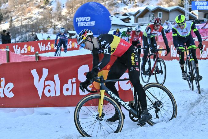 Belgijec Wout Van Aert je mojster tudi v ciklokrosu. | Foto: AP / Guliverimage