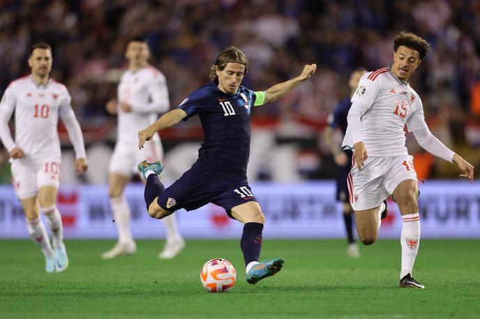 Luka Modrić, Hrvaška - Wales | Luka Modrić in druščina sta z 1:1 remizirala z Walesom. | Foto Reuters