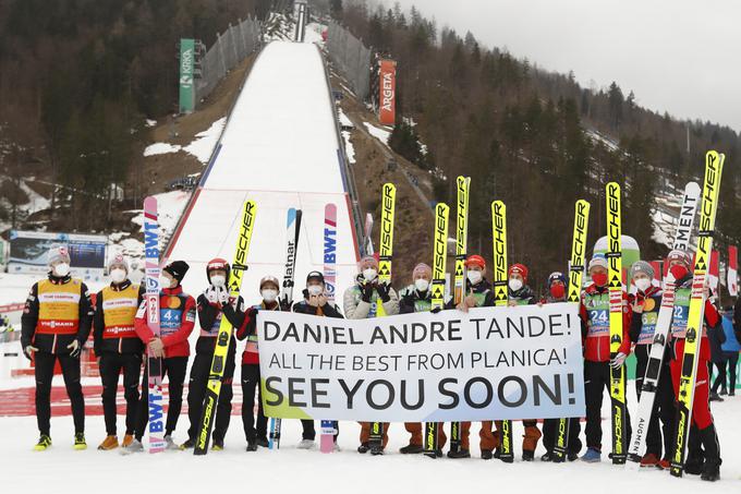 Skakalci v Planici so imeli Tandeja nenehno v mislih. | Foto: Guliverimage/Vladimir Fedorenko