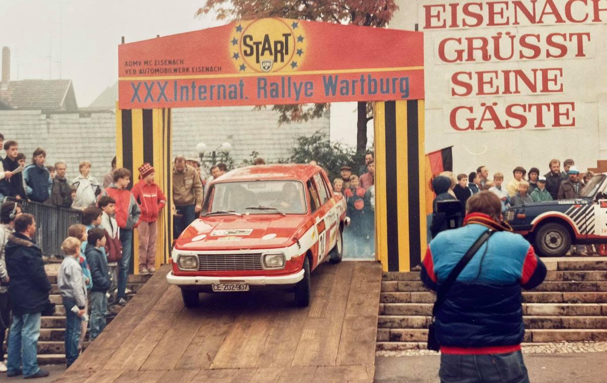 Stane Krištof Velenje Wartburg | Eisenach je nemško mesto, kjer je bila nekoč tovarna Wartburgovih avtomobilov. Velenjčana Stane in Roman Krištof sta na Wartburgovem reliju sodelovala tudi s svojim avtomobilom. | Foto osebni arhiv