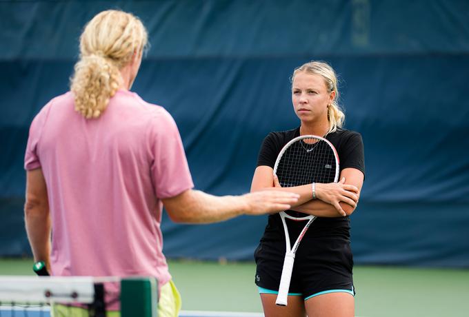 Anett Kontaveit je razkrila, da se je s Tursunovim razšla, ker zaradi vojne agresije Rusije na Ukrajino zelo težko pridobi vizum za potovanje. Pa to vse drži? | Foto: Guliverimage/Vladimir Fedorenko