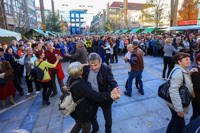 Na martinovanju v Mariboru se vsako leto zbere tudi do 20 tisoč obiskovalcev iz Slovenije in tujine. | Foto: Mediaspeed