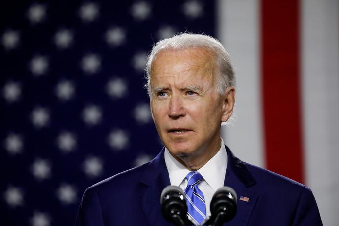 Joe Biden | Če bo Joe Biden novembra letos zmagal, bo postal drugi katoliški predsednik ZDA po Johnu F. Kennedyju. Tako kot Kennedy ima tudi Biden irske korenine. Razlika pa je, da ne prihaja iz tako bogate družine, kot so bili Kennedyjevi, ampak iz družine srednjega razreda. Kot zanimivost: celotno Bidnovo ime je Joseph Robinette Biden mlajši. | Foto Reuters