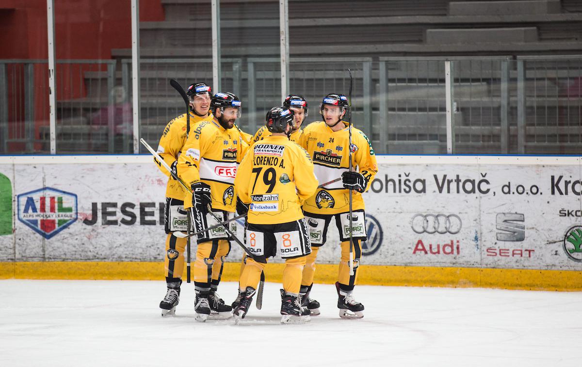 HDD Sij Acroni Jesenice - HC Pustertal - Aplska liga | Alpska liga je v zadnji sezoni štela sedem italijanskih ekip, za pridružitev se zdaj zanima še Merano. | Foto Peter Podobnik/Sportida