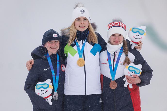 Taja Bodlaj | Taja Bodlaj se je z mladinskih olimpijskih iger vrnila z dvema zlatima medaljama. Najboljša je bila na posamični preizkušnji in skupaj z Ajdo Košnjek, Enejem Faletičem in Urbanom Šimnicem še na mešani ekipni tekmi.  | Foto Simon Bruty