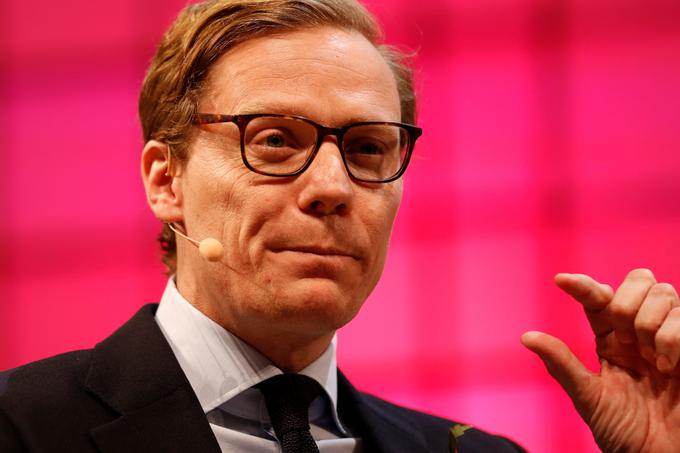 Alexander Nix je razkril, da pozna zelo veliko načinov, kako nekomu zagotoviti politično zmago. Niti eden od teh, ki jih je opisal, ni zakonit.  | Foto: Reuters