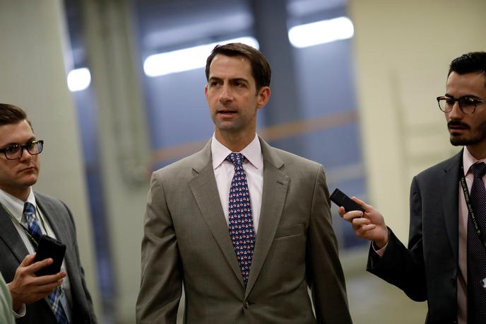 Tom Cotton | 43-letni senator Tom Cotton ima za sabo izkušnje, ki kar kličejo po visokem političnem položaju. Na prestižnem Harvardu je končal študij prava in je odlikovan veteran vojne v Afganistanu in Iraku (ima čin stotnika). Med letoma 2013 in 2015 je bil član predstavniškega doma ameriškega kongresa, od leta 2015 pa v senatu zastopa zvezno državo Arkansas. | Foto Reuters