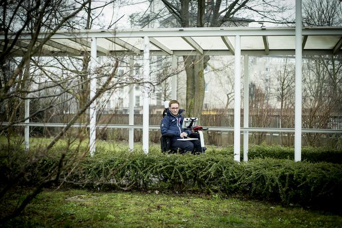 "Hvaležna sem, da sem prestala vse posege in da je vse tako dobro potekalo. Veselim se - in z menoj mož in otroka ter starši - vsakega napredka, tudi če na prvi pogled ni v razmerju z vloženim trudom." | Foto: Ana Kovač