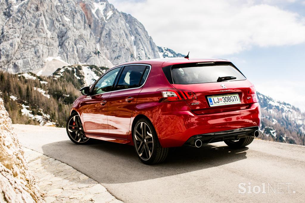 Peugeot 308 GTi - fotogalerija testnega vozila