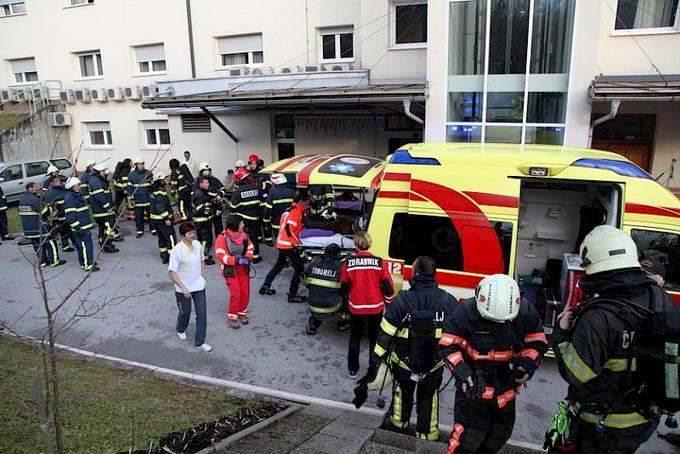 Požar v domu starejših v Črnomlju | Foto: Aleksander Riznič/PGD Črnomelj