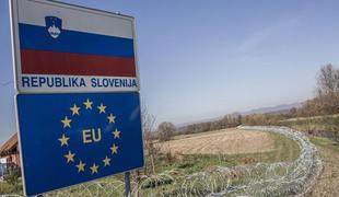 Tudi Avstrijci postavljajo žičnato ograjo na meji s Slovenijo