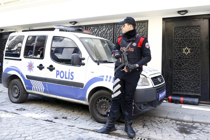 Turčija policist | Foto Reuters