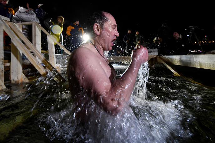 Rusija potop v ledeno vodo | Foto Reuters