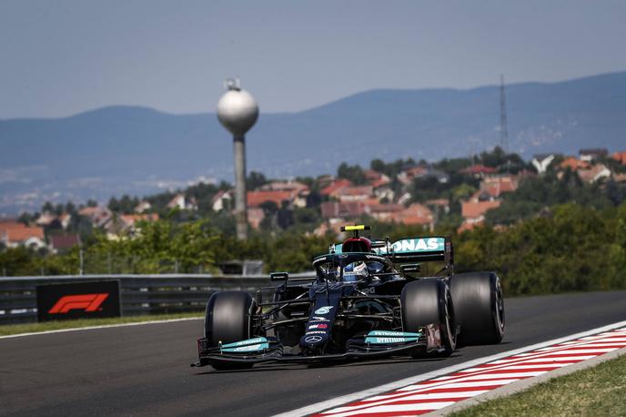 Valtteri Bottas | Valtteri Bottas je bil na obeh današnjih prostih treningih v Budimpešti pred moštvenim kolegom Lewisom Hamiltonom, ki bo v nedeljo na tem dirkališču lovil rekord. | Foto Guliverimage