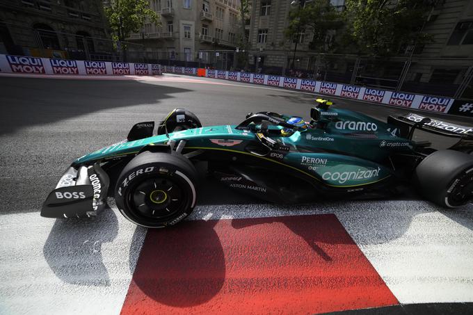 Fernando Alonso je z Aston Martin Mercedesom letos že štirikrat osvojil tretje mesto. | Foto: Guliverimage