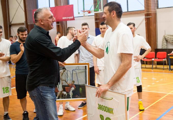 Kariero je zaključil pri Iliriji, ki jo vodi Saša Dončić, nato pa se tako rekoč takoj podal k Sixt Primorski, kjer dela v civilni opravi. | Foto: Vid Ponikvar