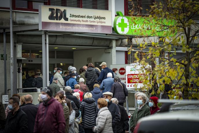 Cepljenje in testiranje | Ob začetku akcije bo Poklukar obiskal cepilno mesto v Thermani Laško, po obisku pa je ob 12.30 predvidena izjava za javnost, so sporočili z ministrstva. | Foto Ana Kovač