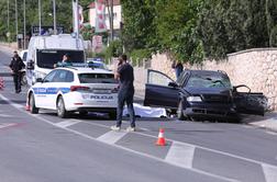 V begu pred policijo avto z migranti trčil v zid, štirje mrtvi, med njimi otrok #video