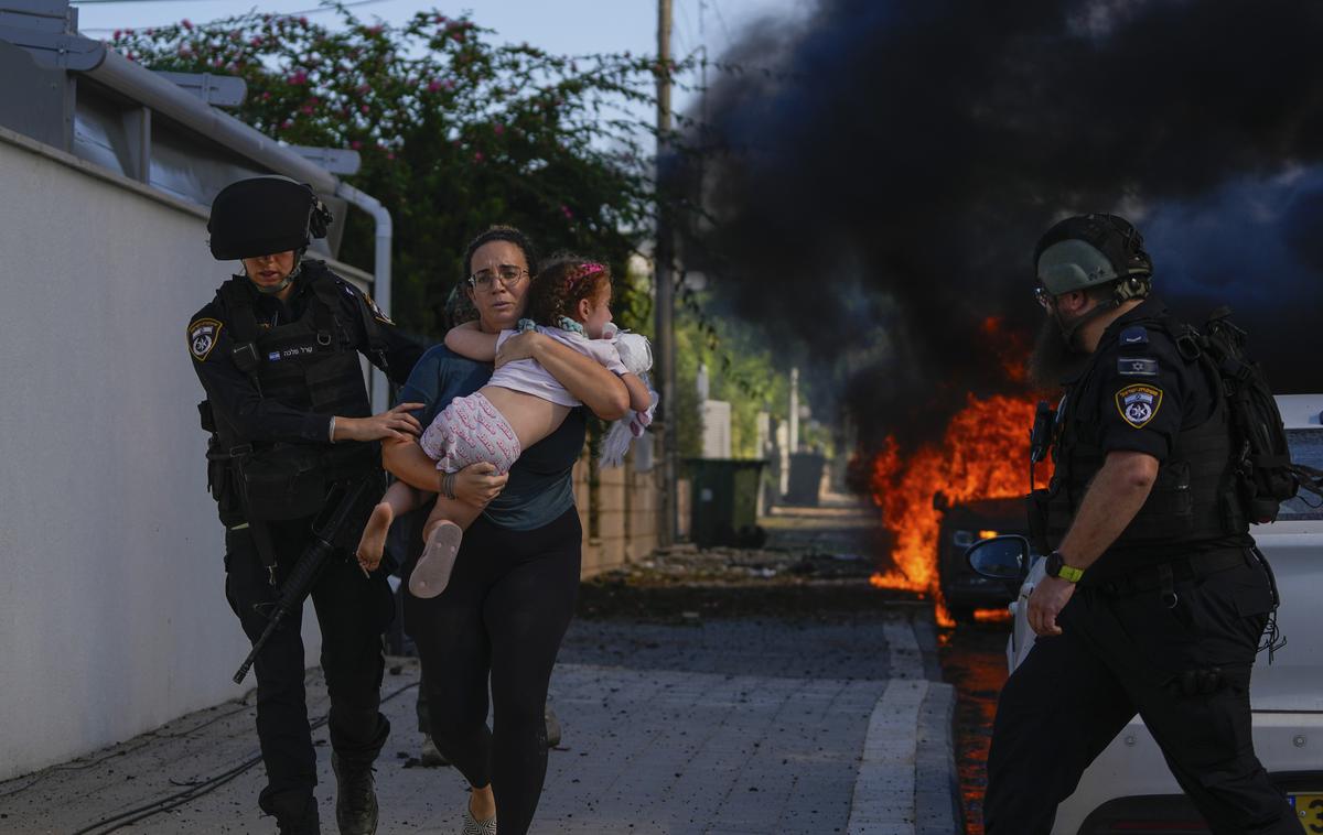 Izrael, Gaza | Skrajno palestinsko gibanje Hamas je v soboto napadlo Izrael, ta pa se je na napad silovito odzval. Spopadi, ki se danes nadaljujejo, so terjali na stotine smrtnih žrtev na obeh straneh. | Foto Guliverimage