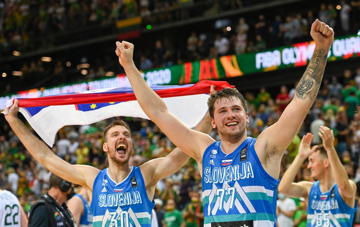 Zoran Dragić Luka Dončić | Slovenski košarkarji se bodo v torek po prijateljski tekmi s Črno goro preselili na stadion Stožice in navijali za Olimpijo proti Galatasarayu. | Foto Matic Klanšek Velej/Sportida