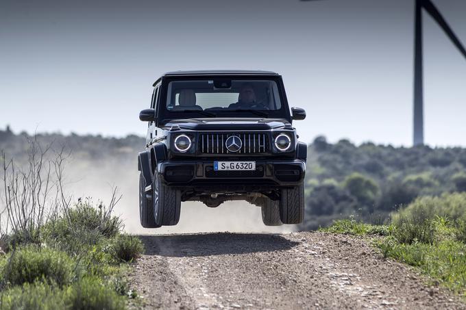 Da gre za pravega atleta, ki se ne ustraši ničesar, spoznaš šele za volanom. Impresivne številke na papirju so eno, sapo pa zares vzame šele na terenu. | Foto: Mercedes-Benz