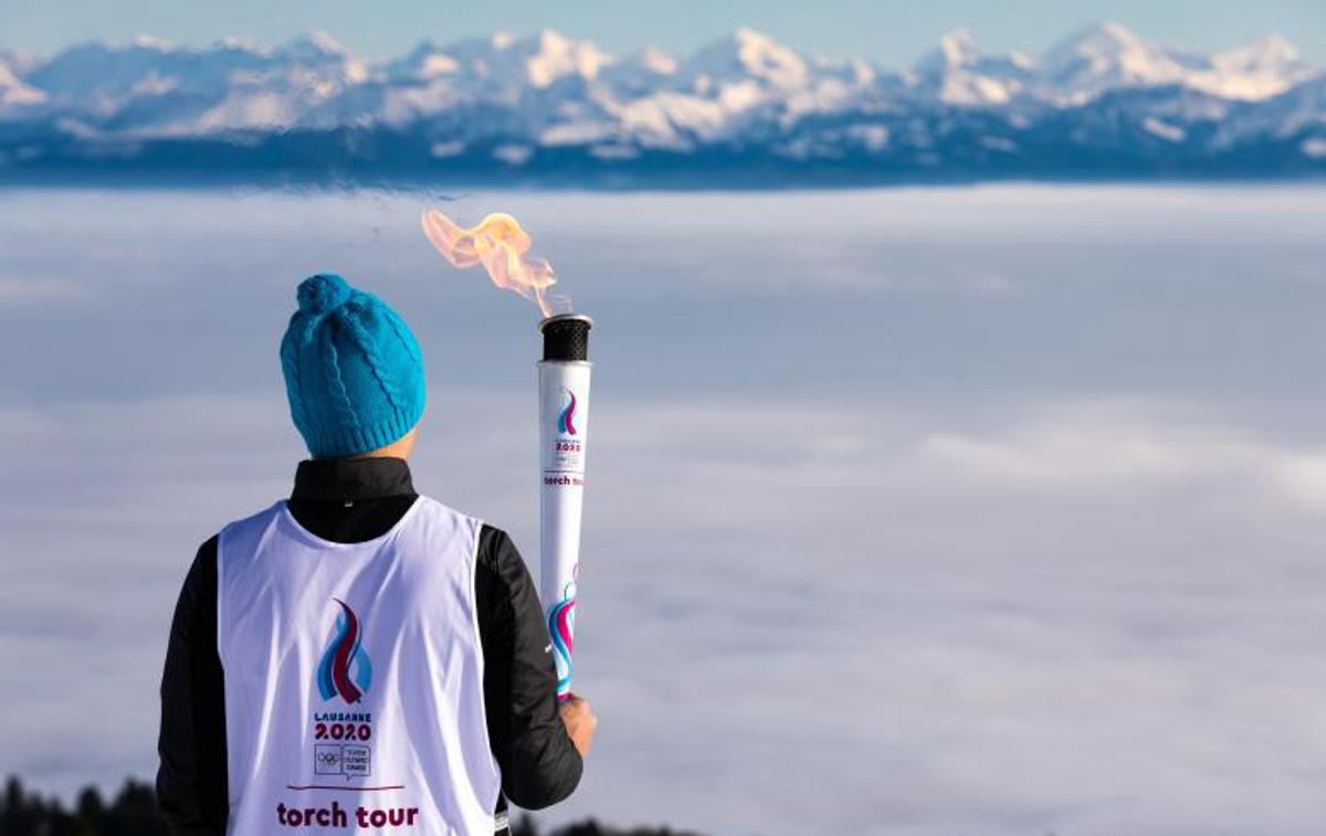 Lozana OI mladih | Začetek tretjih olimpijskih iger mladih v Lozani je zasenčila nesreča na generalki. Med vajo se je hudo poškodovala 35-letna ruska drsalka, ki se v bolnišnici v Lozani bori za življenje. 