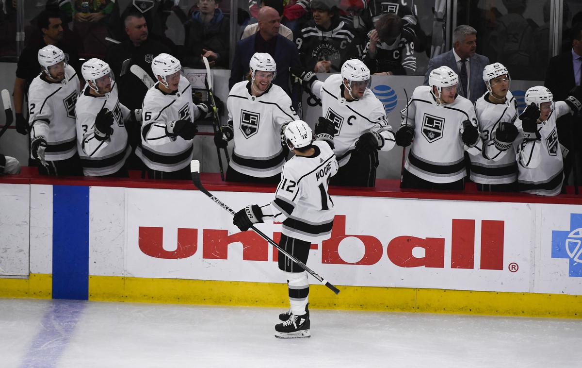 Chicago Blackhawks Los Angeles Kings | Hokejisti LA Kings so končali niz treh porazov, pri Chicagu so slavili s 5:2 in vknjižili pomembni točki v boju za končnico. | Foto Reuters