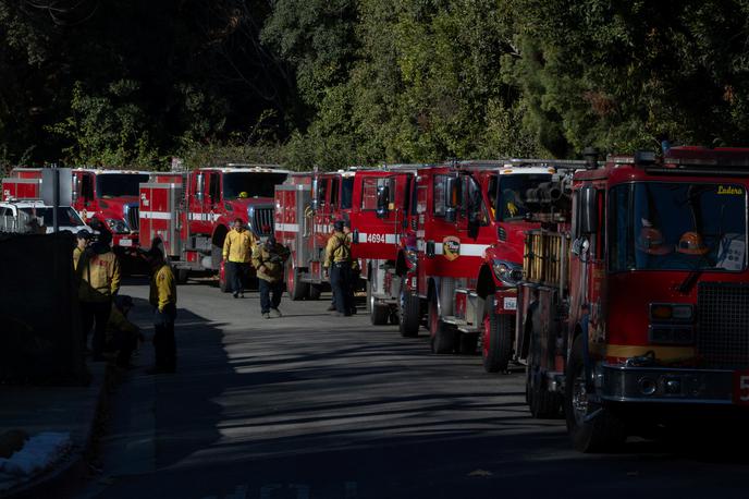 Los Angeles, požari | Ogenj je v večmilijonskem Los Angelesu doslej terjal najmanj 24 življenj, še 23 oseb je pogrešanih. Uničenih ali poškodovanih je bilo okoli 12 tisoč objektov. | Foto Reuters