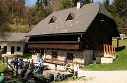 Koča na Kopitniku (865 m)