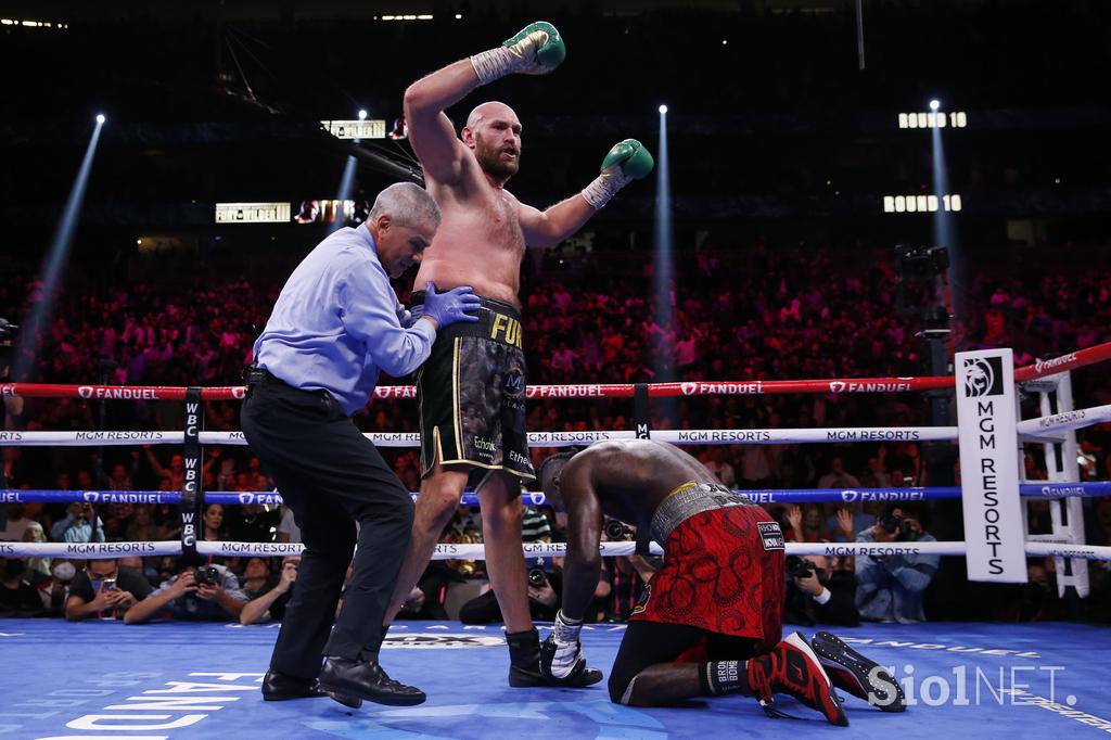 Tyson Fury : Deontay Wilder